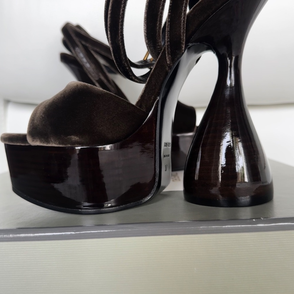 Tomford - Picture 6 of 9